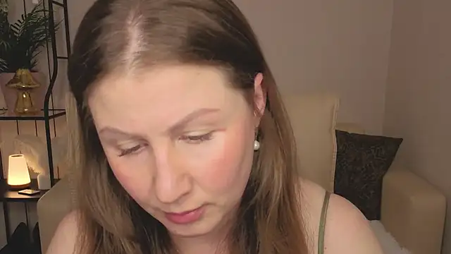 Snapshot of Helens_love chatting on June 19, 2:16 am Helens love online show from June 19, 2:16 am