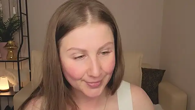 Snapshot of Helens_love chatting on June 25, 5:23 am Helens love online show from June 25, 5:23 am