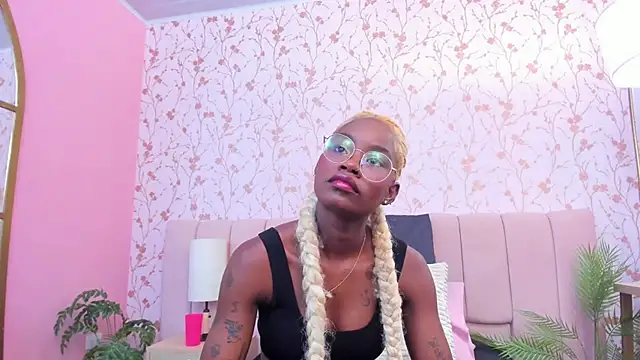 amber-hill online show from November 26, 7:15 pm