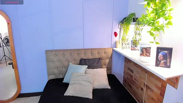amber-hill online show from July 21, 12:07 pm