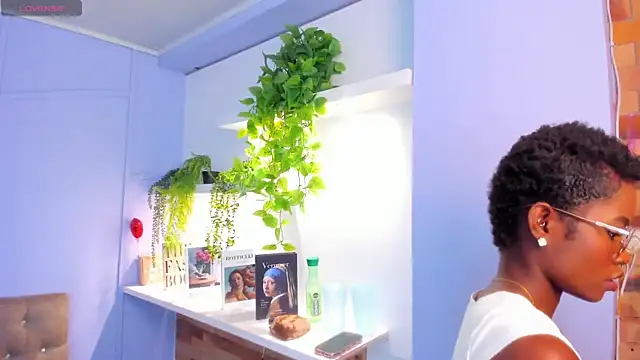 amber-hill online show from July 22, 1:47 pm