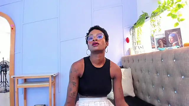 amber-hill online show from July 27, 7:21 pm