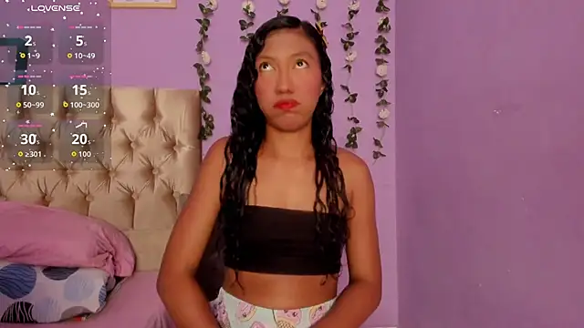 Snapshot of Karolina_sexy24_ chatting on November 21, 1:37 am Karolina sexy24 online show from November 21, 1:37 am