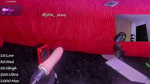 Snapshot of jolee__ chatting on January 13, 6:16 am jolee online show from January 13, 6:16 am