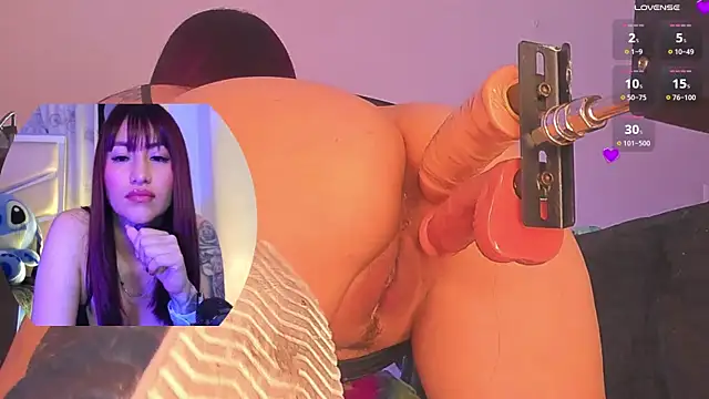 Snapshot of jolee__ chatting on November 4, 2:10 am jolee online show from November 4, 2:10 am