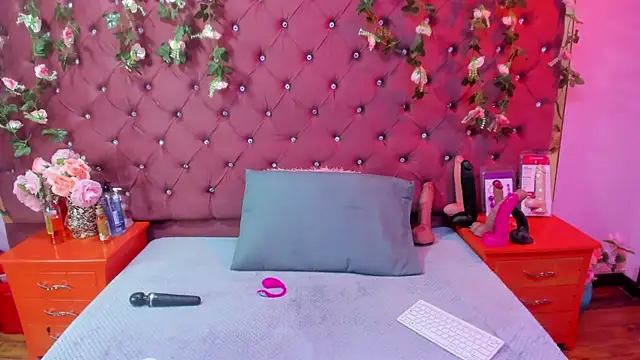 Snapshot of Mariana_Prin chatting on October 19, 2:45 am Mariana Prin online show from October 19, 2:45 am