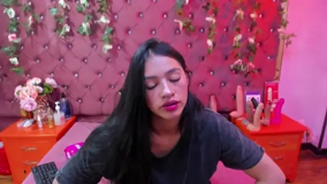 Snapshot of Mariana_Prin chatting on November 7, 2:33 am Mariana Prin online show from November 7, 2:33 am