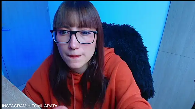 hitomi arata online show from May 7, 6:35 pm