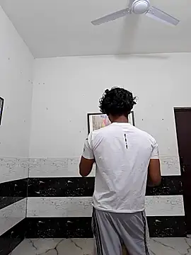 Snapshot of riya190 chatting on December 18, 6:03 pm riya190 online show from December 18, 6:03 pm