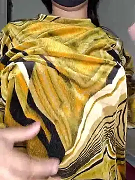 Snapshot of riya190 chatting on February 10, 5:50 pm riya190 online show from February 10, 5:50 pm