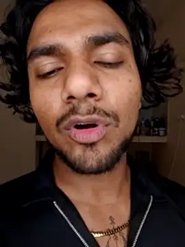 Snapshot of riya190 chatting on March 1, 4:31 pm riya190 online show from March 1, 4:31 pm