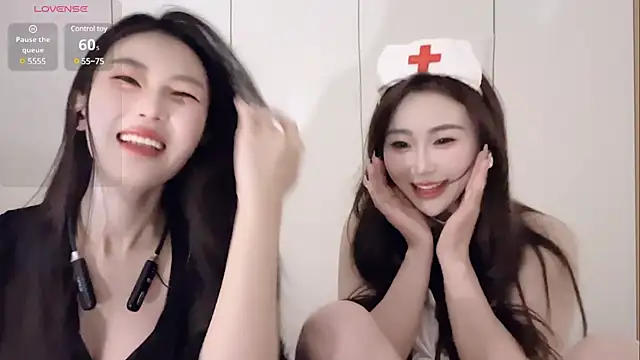 Snapshot of Sweet-Angel999 chatting on January 2, 2:46 pm Sweet-Angel999 online show from January 2, 2:46 pm