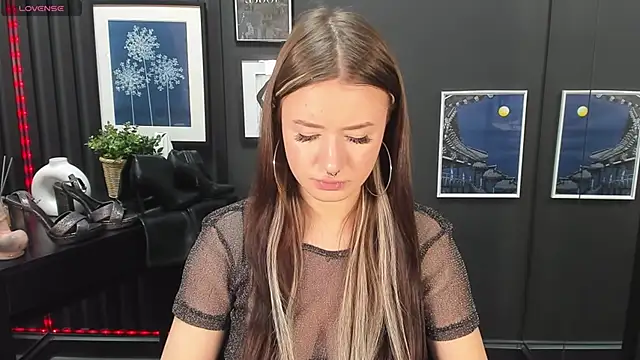 Snapshot of Lily_Moonlight chatting on January 9, 10:20 am Lily Moonlight online show from January 9, 10:20 am