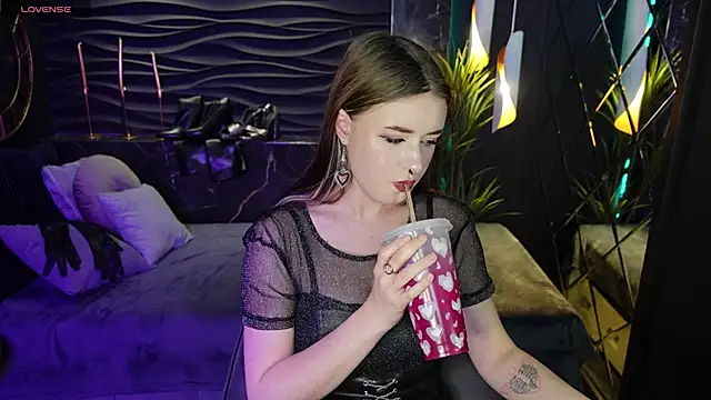 Snapshot of Lily_Moonlight chatting on January 15, 2:02 pm Lily Moonlight online show from January 15, 2:02 pm