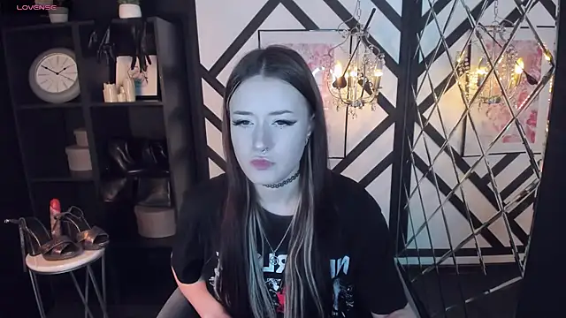 Snapshot of Lily_Moonlight chatting on February 12, 1:37 pm Lily Moonlight online show from February 12, 1:37 pm