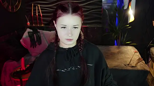 Snapshot of Lily_Moonlight chatting on October 22, 7:41 am Lily Moonlight online show from October 22, 7:41 am