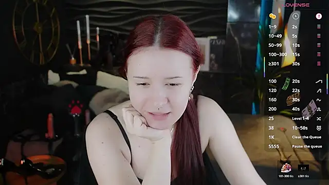 Lily Moonlight online show from March 3, 7:25 am