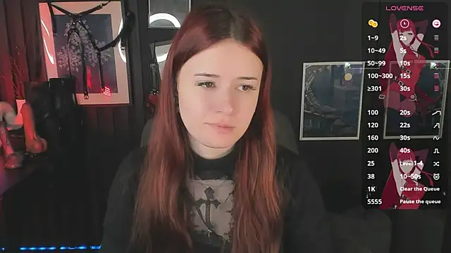 Snapshot of Lily_Moonlight chatting on June 19, 7:34 am Lily Moonlight online show from June 19, 7:34 am