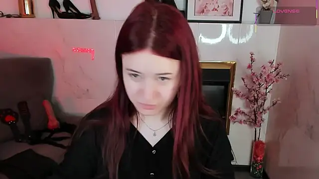 Snapshot of Lily_Moonlight chatting on June 28, 2:56 pm Lily Moonlight online show from June 28, 2:56 pm