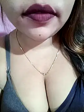 Snapshot of Beautyy38 chatting on December 31, 6:13 pm Beautyy38 online show from December 31, 6:13 pm