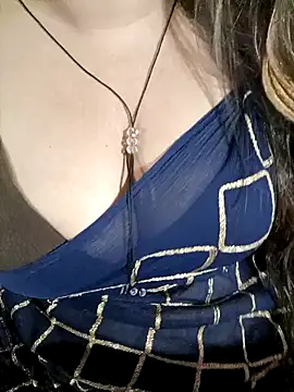 Snapshot of Beautyy38 chatting on February 9, 3:43 am Beautyy38 online show from February 9, 3:43 am