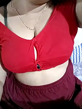 Snapshot of Beautyy38 chatting on February 16, 3:37 am Beautyy38 online show from February 16, 3:37 am