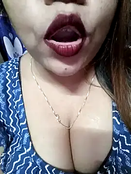 Snapshot of Beautyy38 chatting on February 21, 7:21 pm Beautyy38 online show from February 21, 7:21 pm