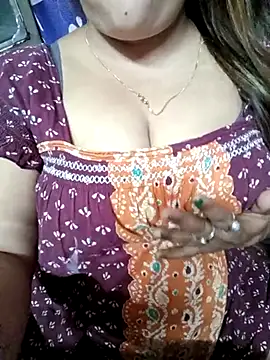 Snapshot of Beautyy38 chatting on March 9, 7:48 pm Beautyy38 online show from March 9, 7:48 pm