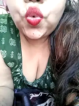 Snapshot of Beautyy38 chatting on September 9, 6:57 am Beautyy38 online show from September 9, 6:57 am