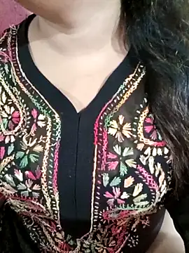 Snapshot of Beautyy38 chatting on October 25, 3:36 am Beautyy38 online show from October 25, 3:36 am