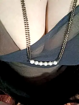 Snapshot of Beautyy38 chatting on October 27, 3:10 am Beautyy38 online show from October 27, 3:10 am