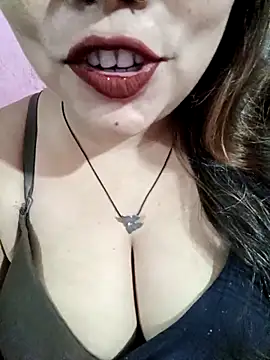 Snapshot of Beautyy38 chatting on November 9, 3:27 am Beautyy38 online show from November 9, 3:27 am