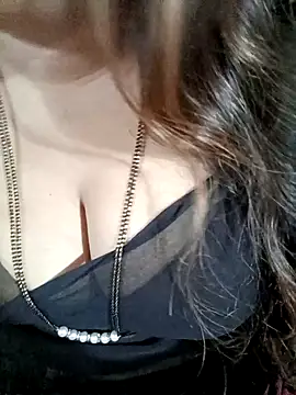 Snapshot of Beautyy38 chatting on November 17, 3:23 am Beautyy38 online show from November 17, 3:23 am