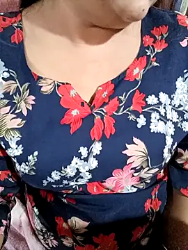 Snapshot of Beautyy38 chatting on November 18, 3:12 am Beautyy38 online show from November 18, 3:12 am