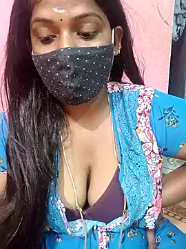 Snapshot of Renuma chatting on January 10, 10:06 am Renuma online show from January 10, 10:06 am