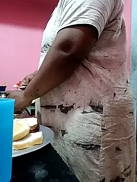 Snapshot of Renuma chatting on January 19, 9:33 am Renuma online show from January 19, 9:33 am