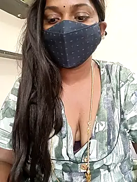 Snapshot of Renuma chatting on February 13, 8:17 am Renuma online show from February 13, 8:17 am