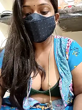 Snapshot of Renuma chatting on February 15, 5:28 pm Renuma online show from February 15, 5:28 pm