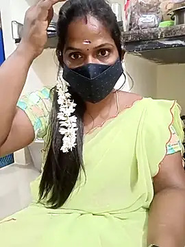 Snapshot of Renuma chatting on February 17, 1:21 pm Renuma online show from February 17, 1:21 pm