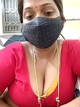 Snapshot of Renuma chatting on February 18, 1:00 pm Renuma online show from February 18, 1:00 pm