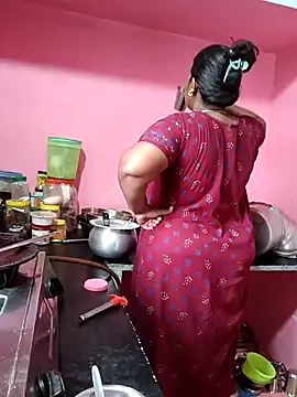 Snapshot of Renuma chatting on October 8, 3:15 am Renuma online show from October 8, 3:15 am