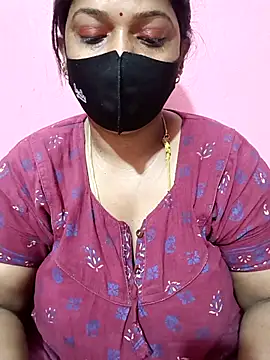 Snapshot of Renuma chatting on October 31, 10:33 pm Renuma online show from October 31, 10:33 pm