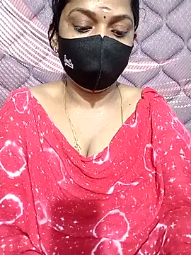 Snapshot of Renuma chatting on November 1, 10:39 am Renuma online show from November 1, 10:39 am