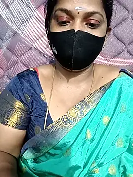 Snapshot of Renuma chatting on November 3, 6:03 am Renuma online show from November 3, 6:03 am