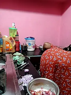 Snapshot of Renuma chatting on November 4, 12:43 am Renuma online show from November 4, 12:43 am