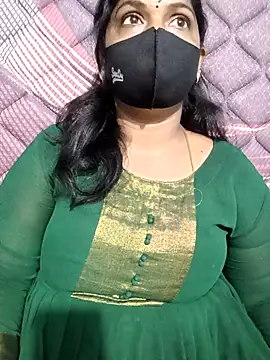 Snapshot of Renuma chatting on November 25, 3:39 am Renuma online show from November 25, 3:39 am