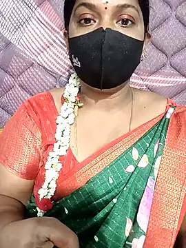 Snapshot of Renuma chatting on December 2, 3:34 am Renuma online show from December 2, 3:34 am