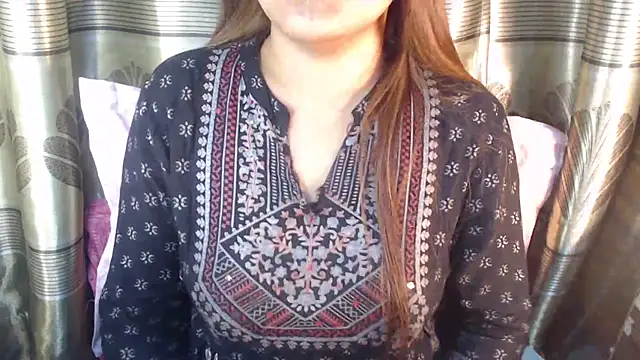 Snapshot of queen_angelina chatting on December 15, 9:41 pm queen angelina online show from December 15, 9:41 pm