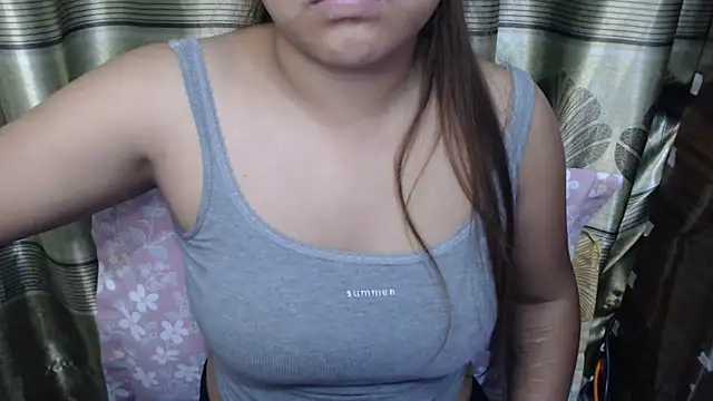 Snapshot of queen_angelina chatting on April 9, 6:57 pm queen angelina online show from April 9, 6:57 pm