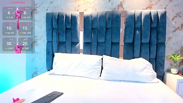 Snapshot of RoseTaylor__ chatting on January 29, 5:19 am RoseTaylor online show from January 29, 5:19 am